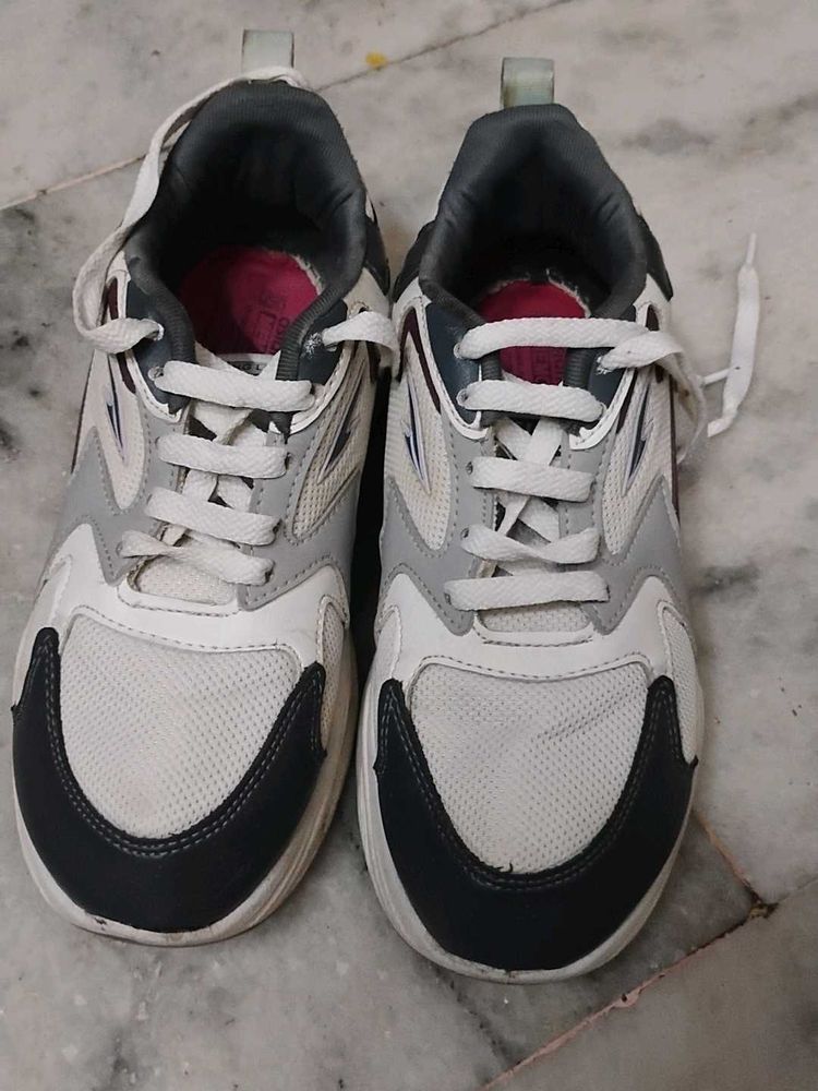 Aisan sports shoes