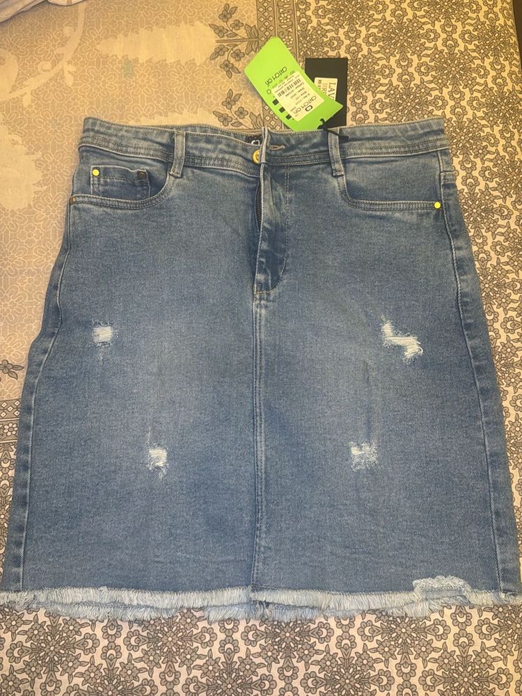 Stylish Distressed Denim Skirt