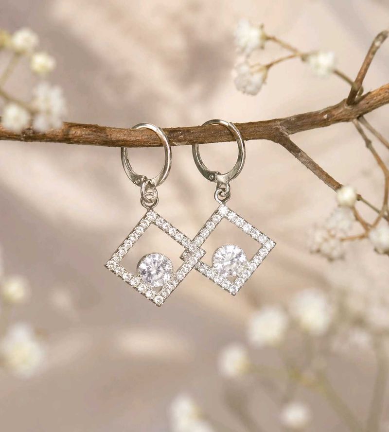 Sparkling Diamond Rhombus Earrings