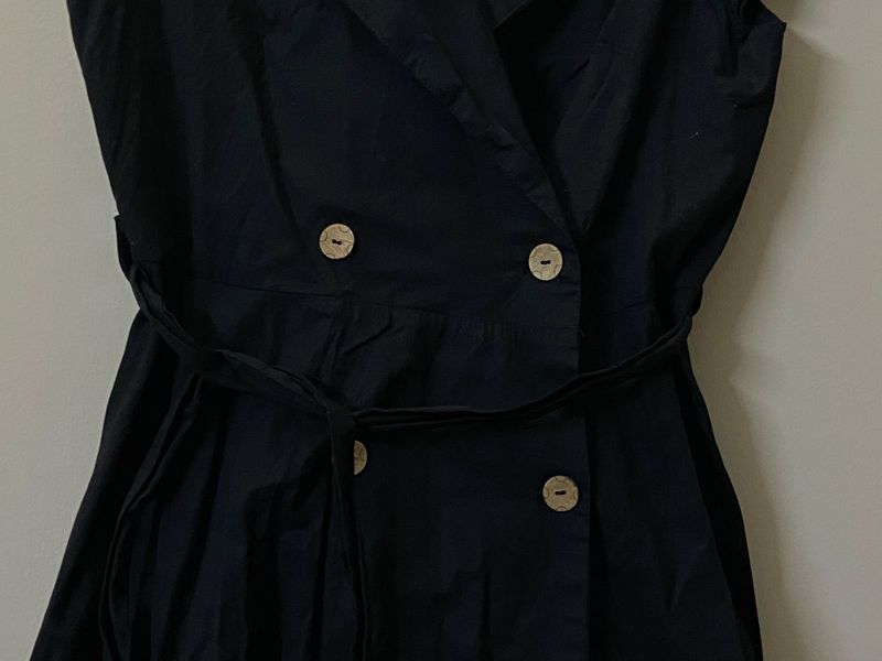 Chic Black Double-Breasted Midi Dress