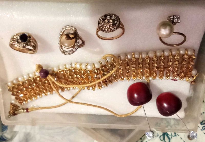 Exquisite Pearl and Gold Choker Necklace Set
