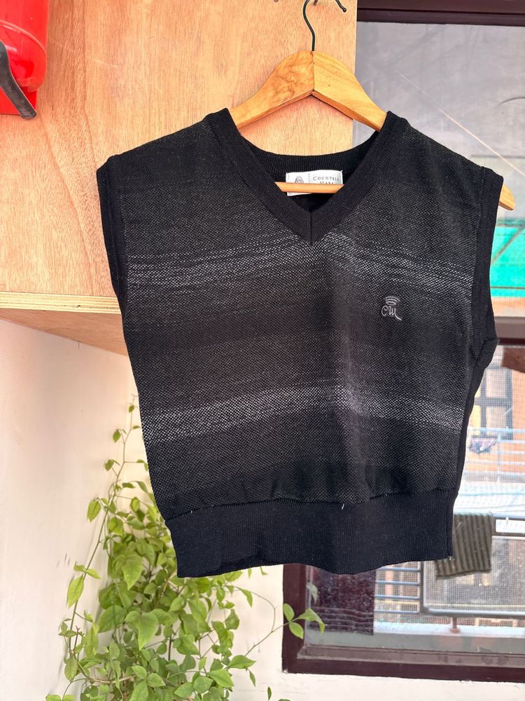 Sleek Black V-Neck Sleeveless Knit Top