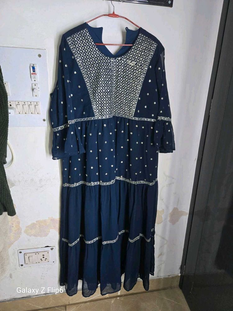 blue dress