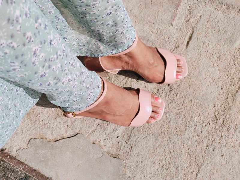 Pink transparent glass Sandals size 6