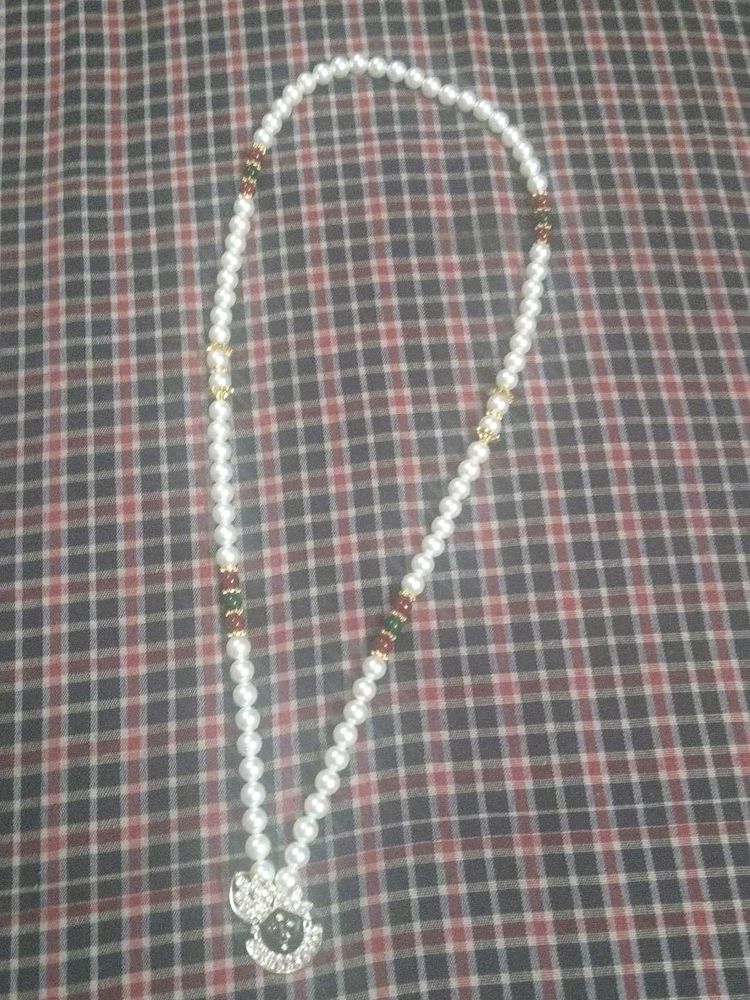 Elegant Pearl Necklace with Pendant