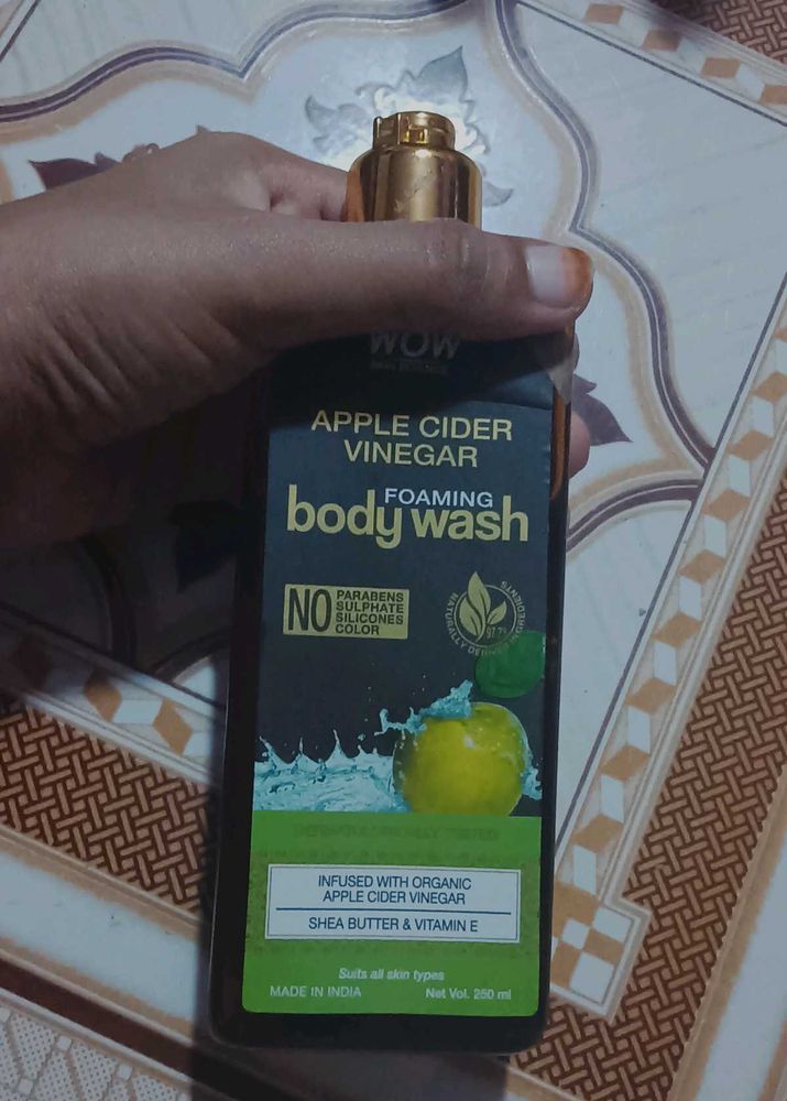 WOW Foaming Apple Cider Vinegar Body Wash
