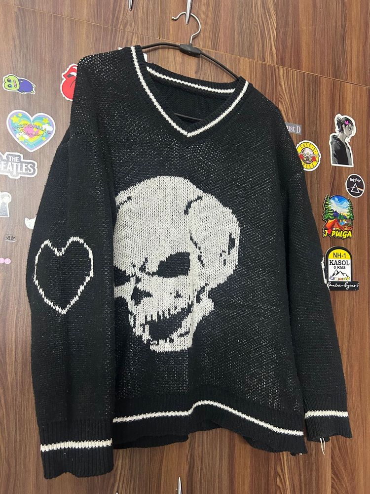 Black Skull Print V-Neck Sweater