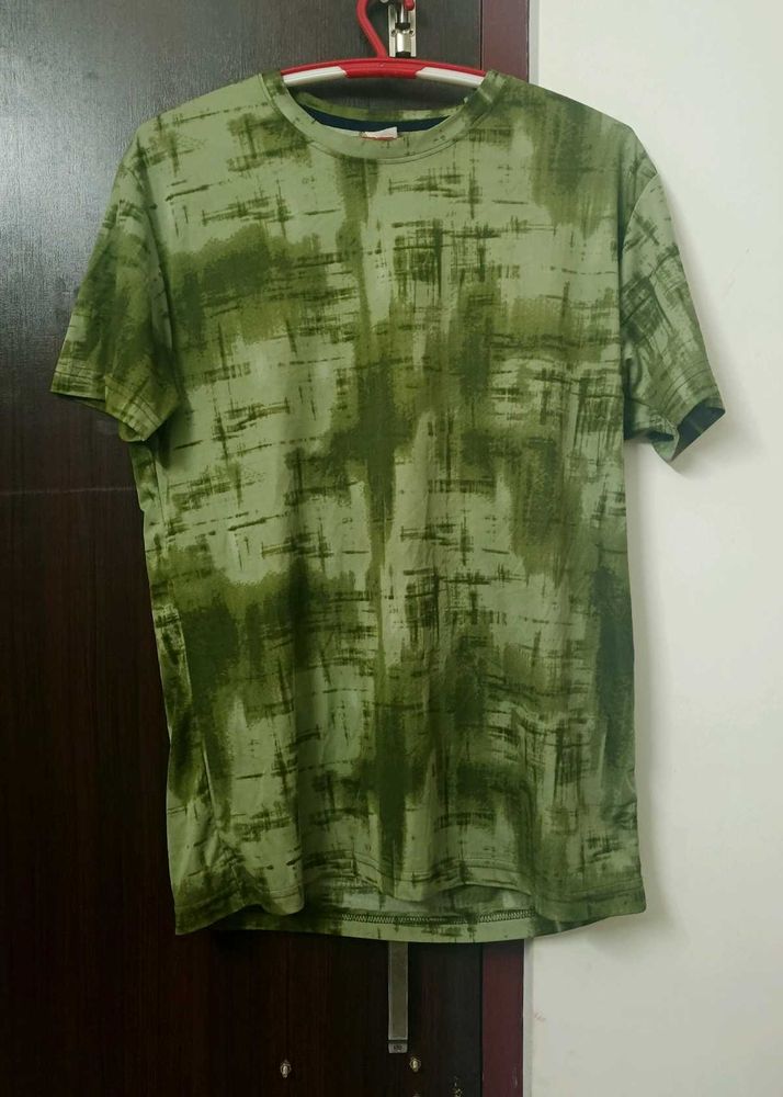 Green Graphic Print T-shirt