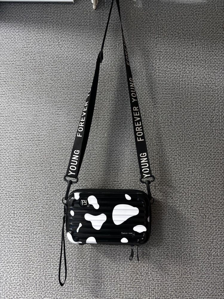 Women Black &amp;white Slingbag
