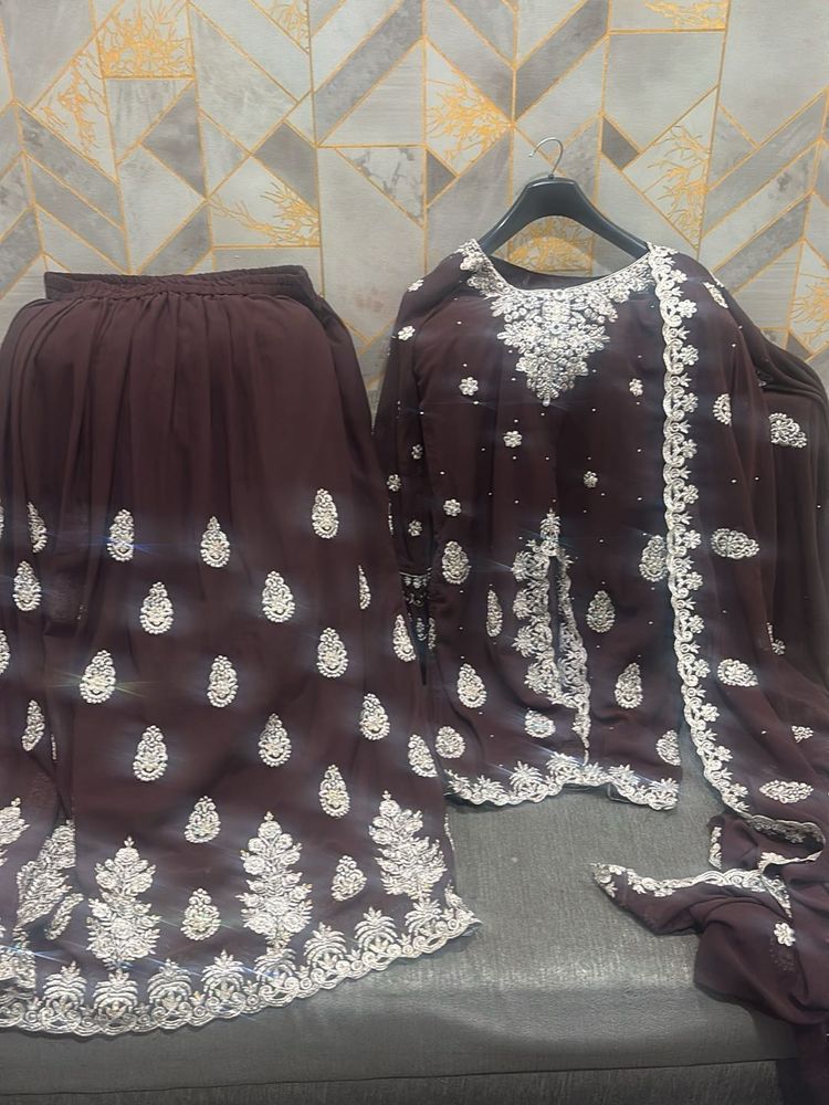 Elegant Embroidered Lehenga Choli Set