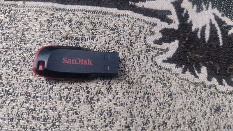 SanDisk USB Flash Drive