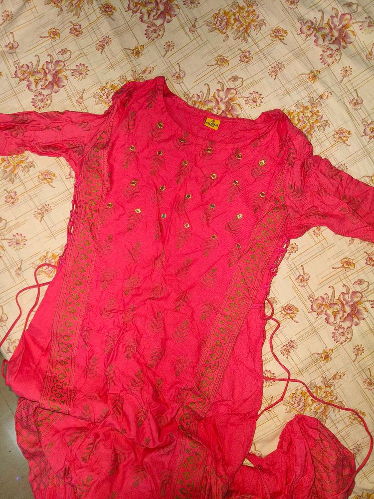 Vibrant Pink Embroidered Kurta🩷