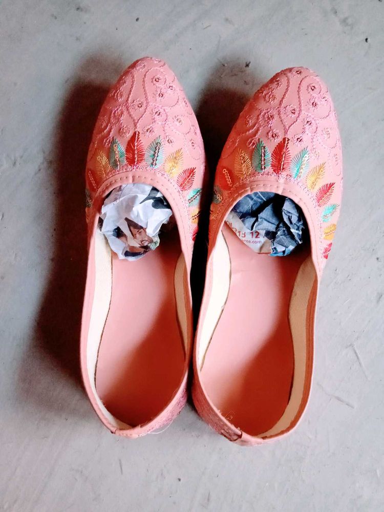 Pink Embroidered Jutti Flats