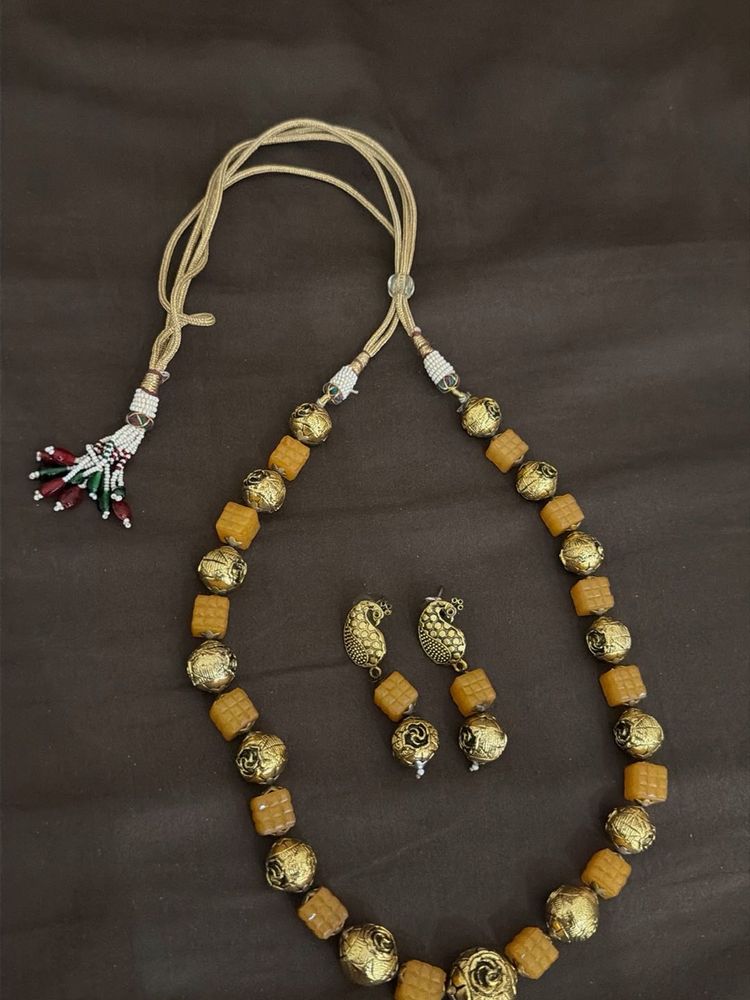 elegant jewellery set