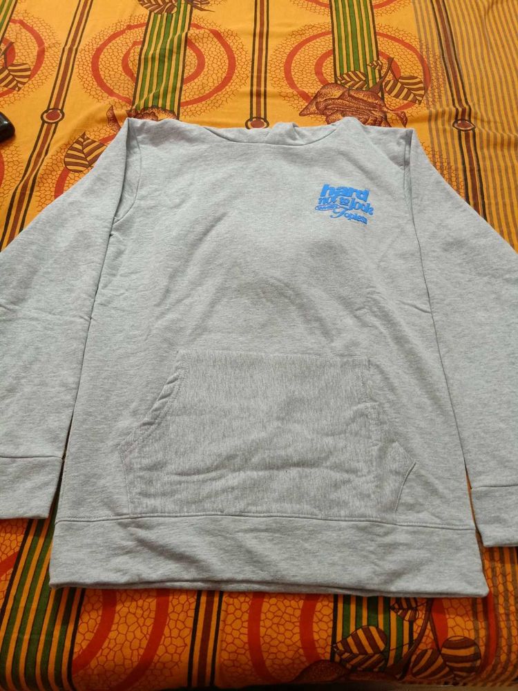 Grey Pullover Sweatshirt