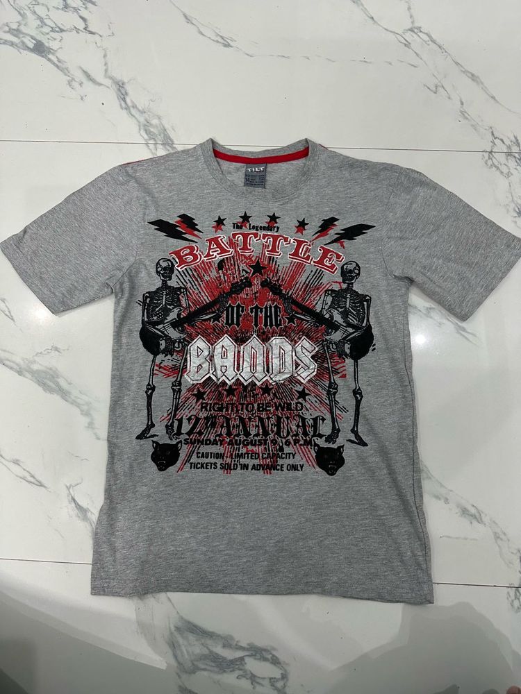 Y2K Grey graphic tee with bold sekeleton artwork a