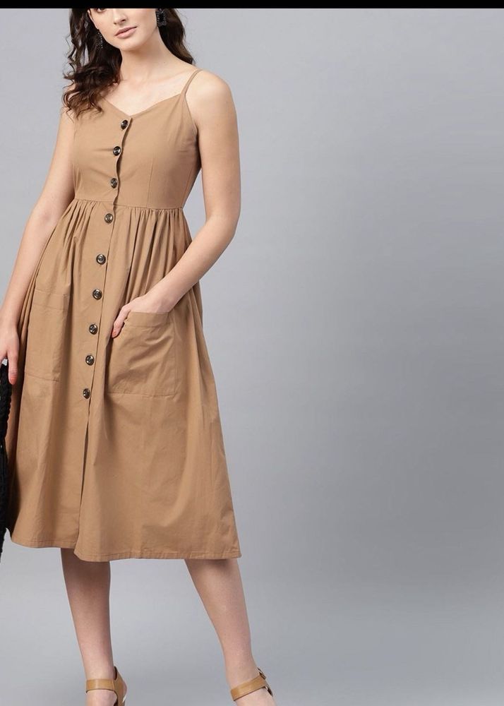 Price drop ⬇️Brand New 😍Button down sundress 🤎