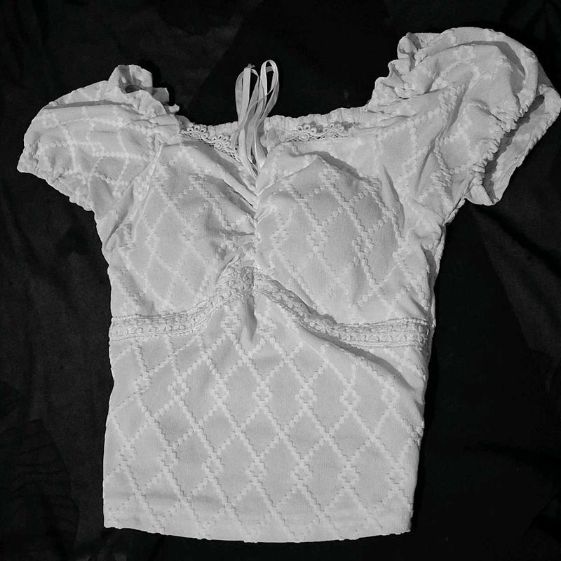 White lace cropped Puff Sleeve Top