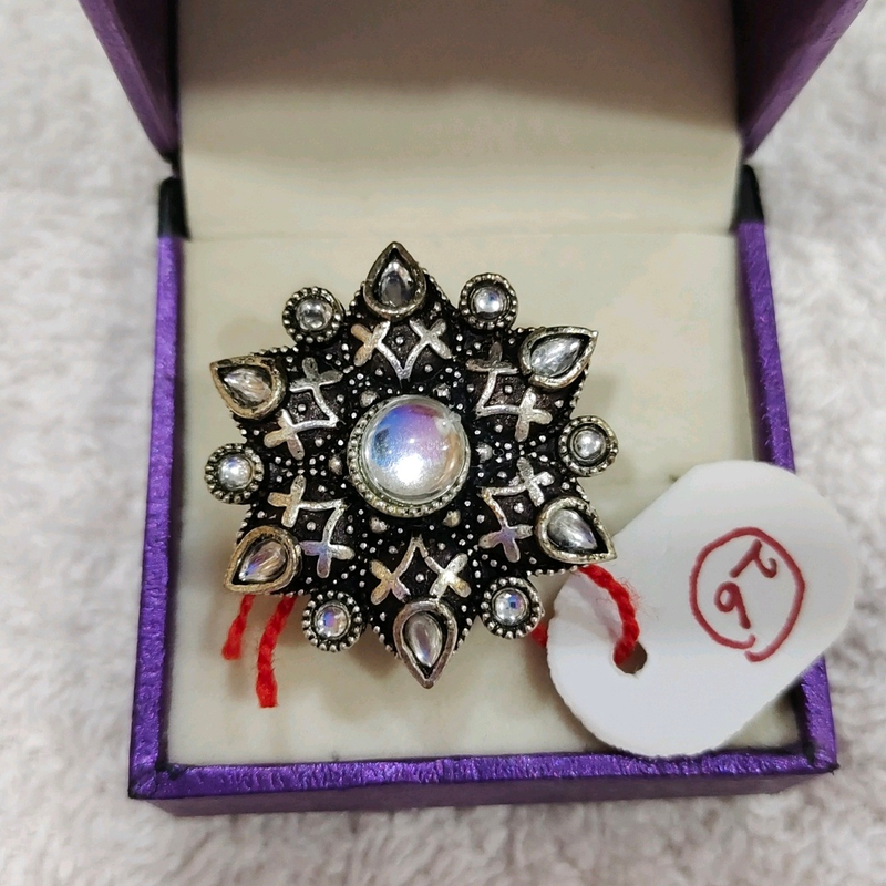 Black polish finger ring