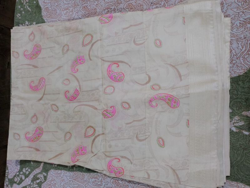 Elegant Paisley Print Saree