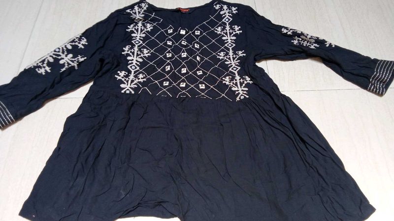 Beautiful Round Short Kurti 🖤