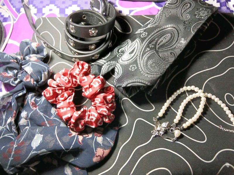 Assorted accessories bundle
