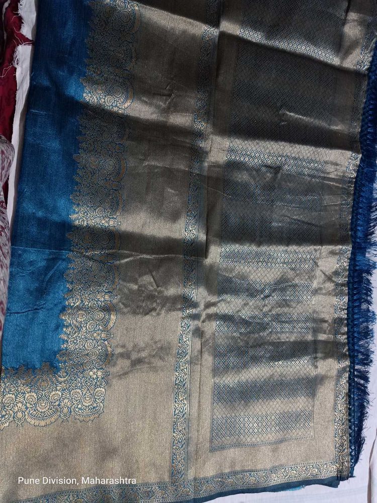 Elegant Teal &amp; Gold Saree