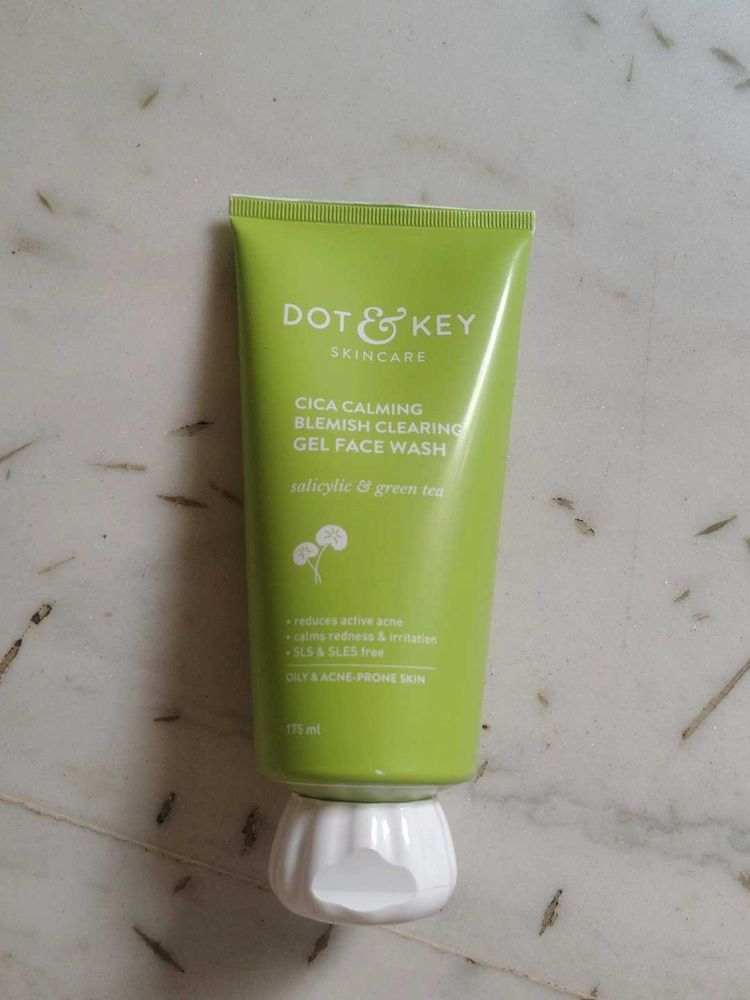 Dot &amp; Key Cica Calming Face Wash
