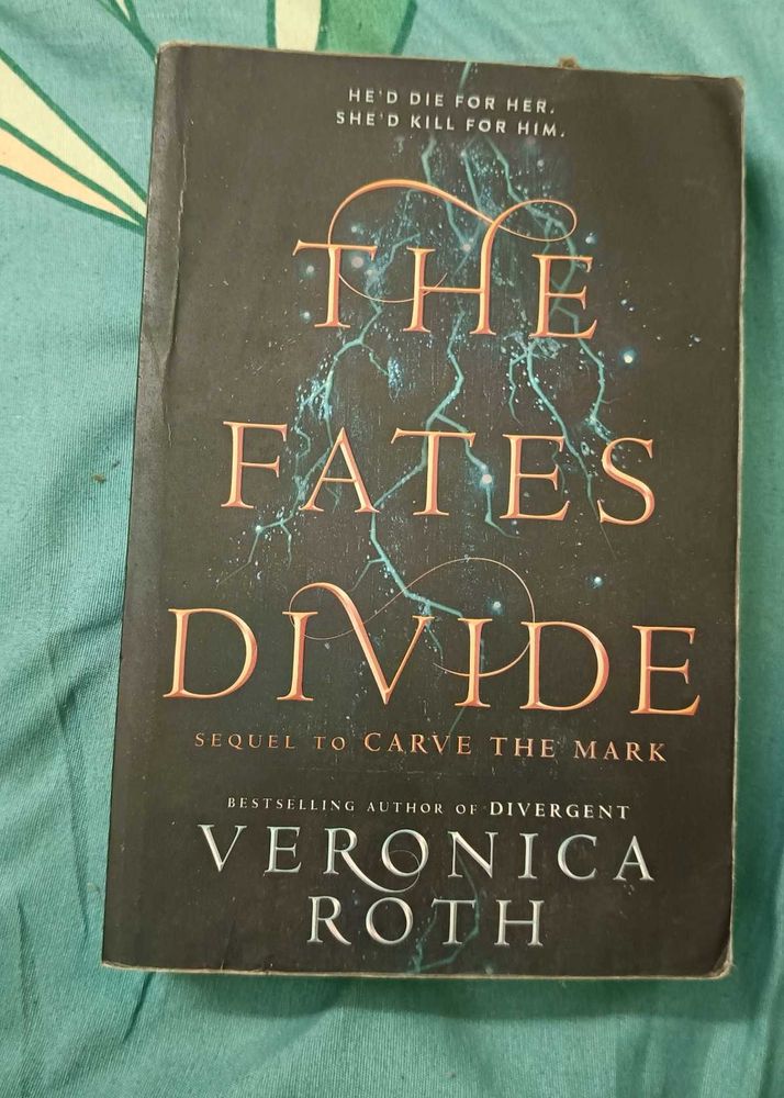 The Fates Divide Veronica Roth Book