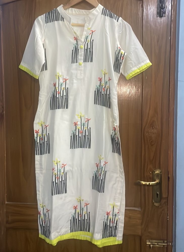 Beautiful Embroidered Kurta With Inner Attached