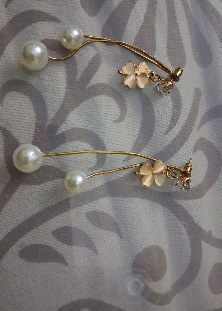 Elegant Pearl &amp; Clover Earrings
