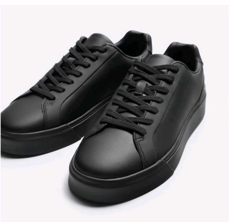 ZARA MEN'S All black sneakers