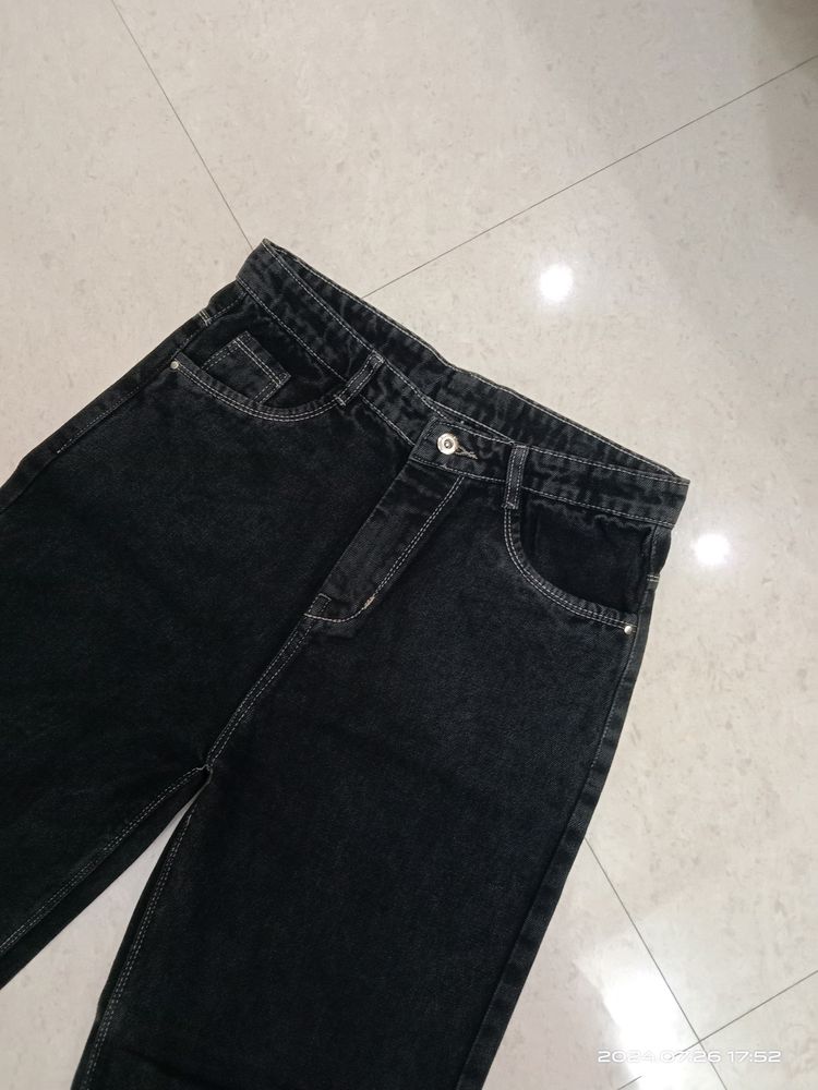 Stylish Black Wide-Leg Jeans
