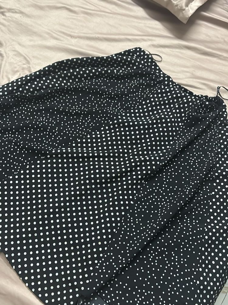 Chic Black &amp; White Polka Dot Skirt