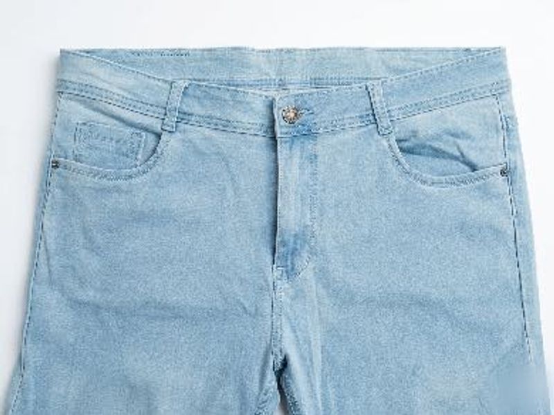 Preloved Light Wash Straight-Leg Jeans ✨