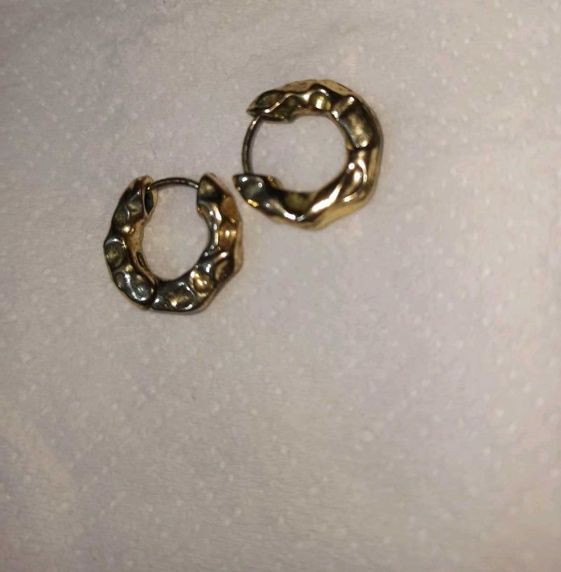 Chunky textured gold hoop earrings