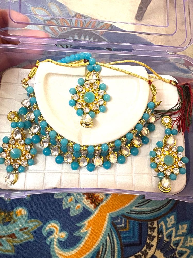 Beautiful Turquoise &amp; Crystal Jewellery Set