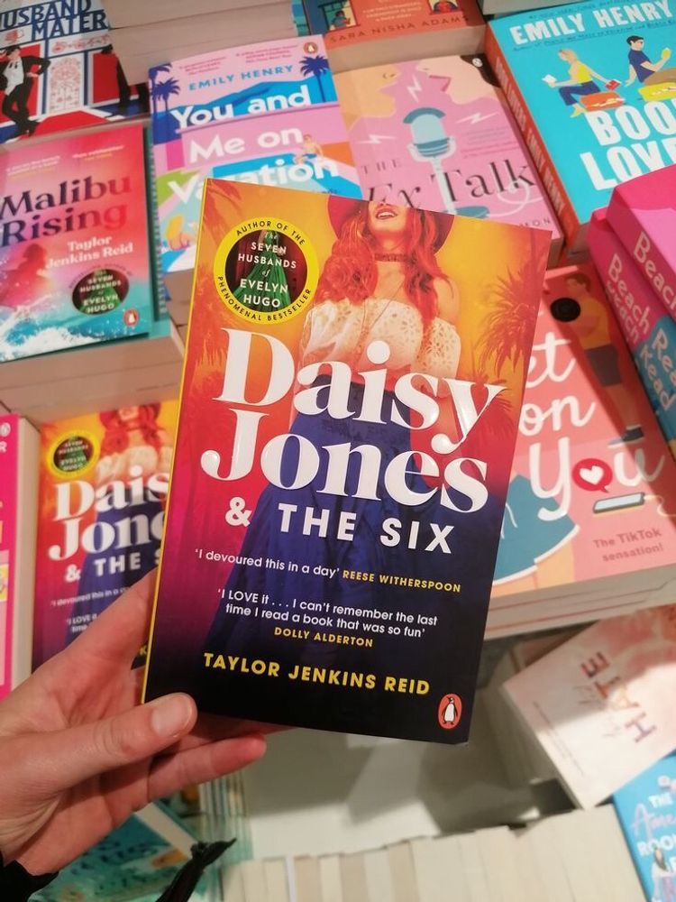 Daisy Jones And The Six By Taylor Jenkins Reid