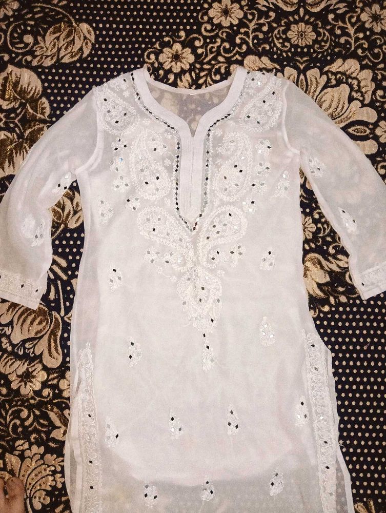 Elegant White Chikankari Kurta