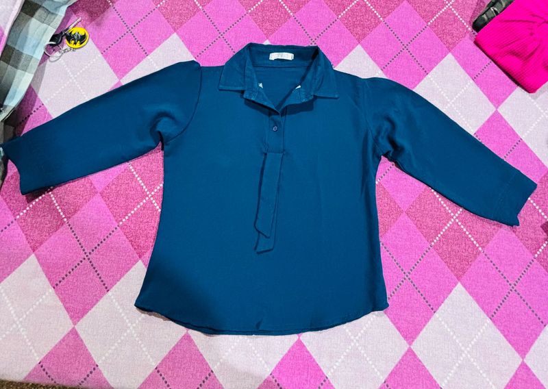 Stylish Blue Collared Top
