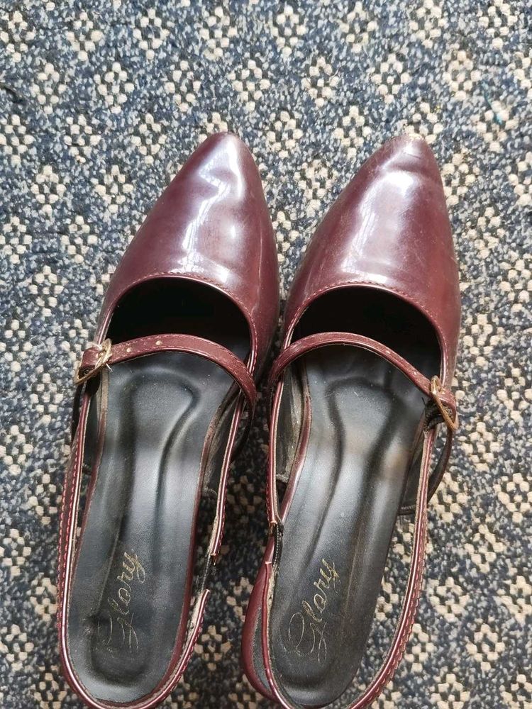 Stylish Pointed Toe Slingback Heels