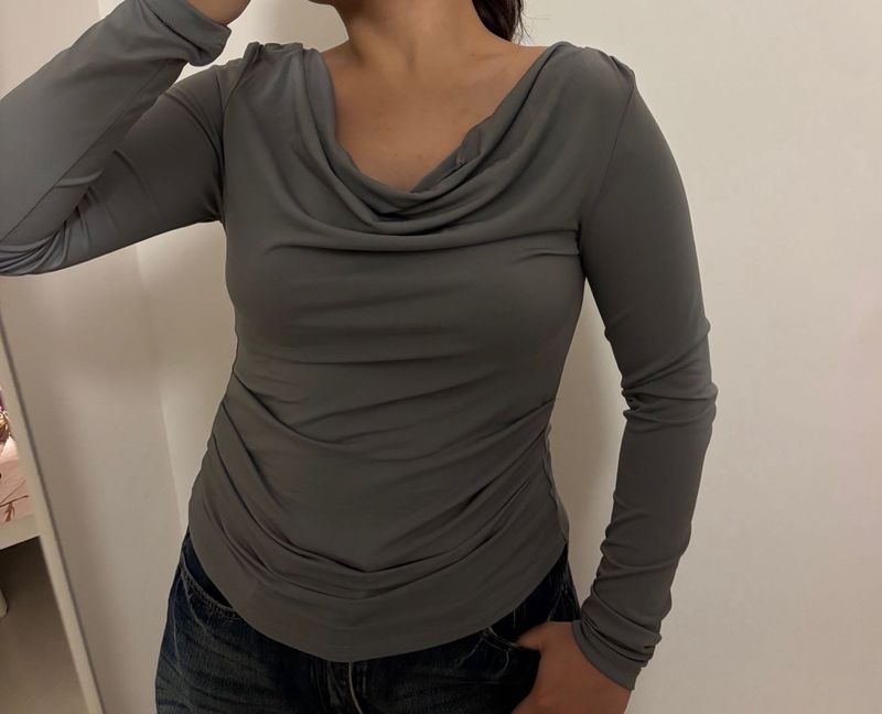 grey long sleeve versatile top