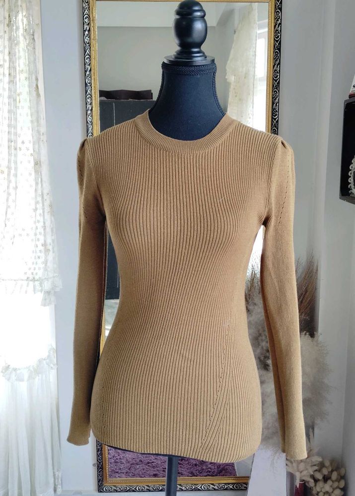 Ribbed Knit Long Sleeve Top