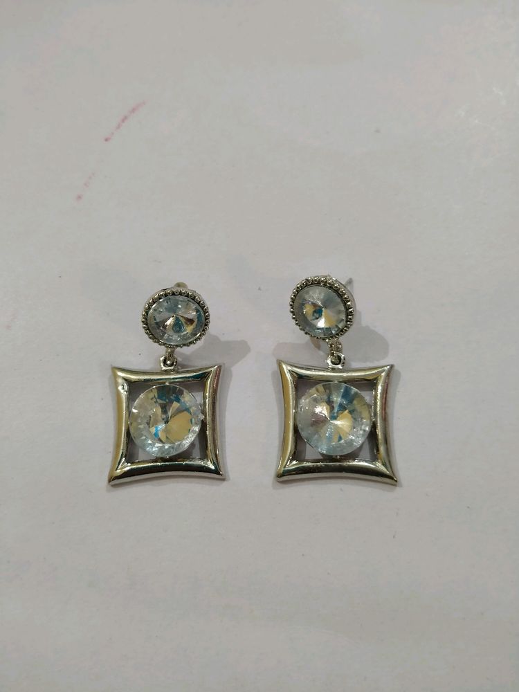 Beautiful Silver Plated Earrings With Big White St