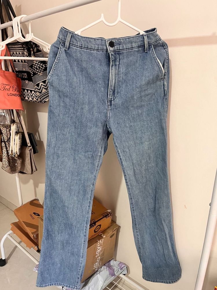 Light Wash Straight Leg Jeans