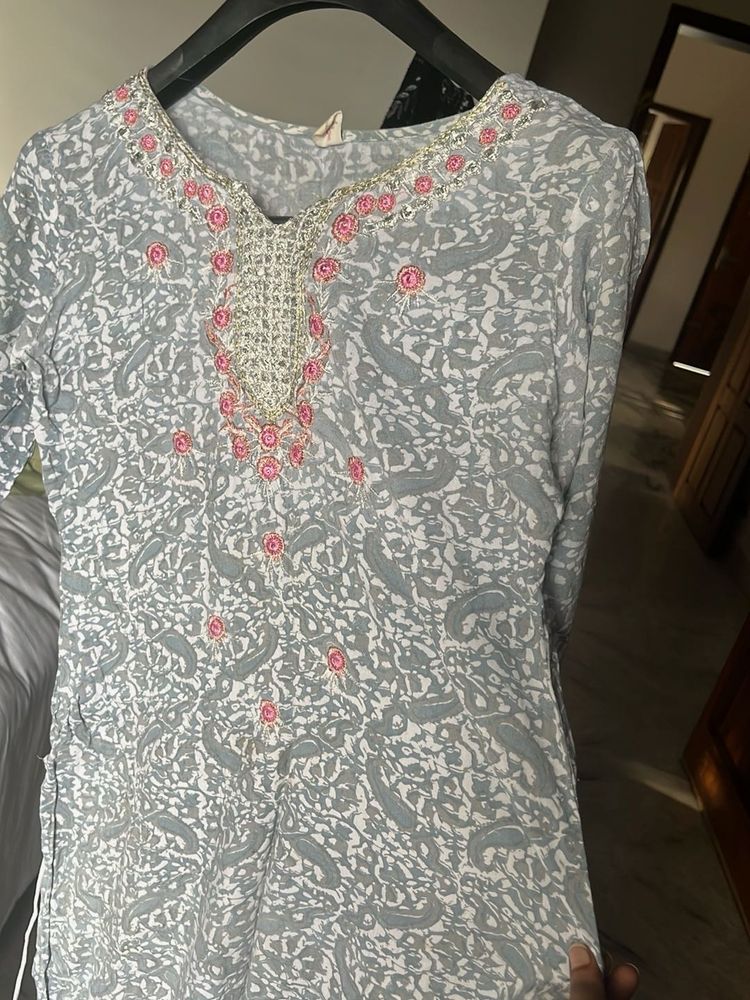 Embroidered Grey Kurta