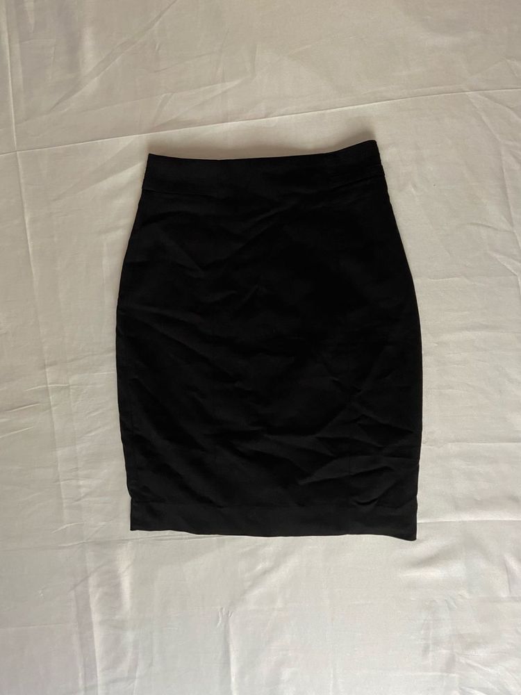 H&amp;M Black Pencil Skirt 🖤