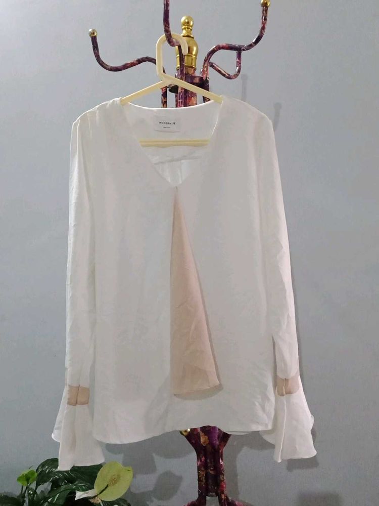 Elegant White V-Neck Blouse with Bell Sleeves