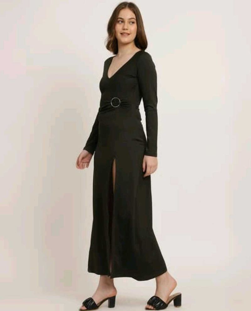 Long Sleeve V-Neck Maxi Dress