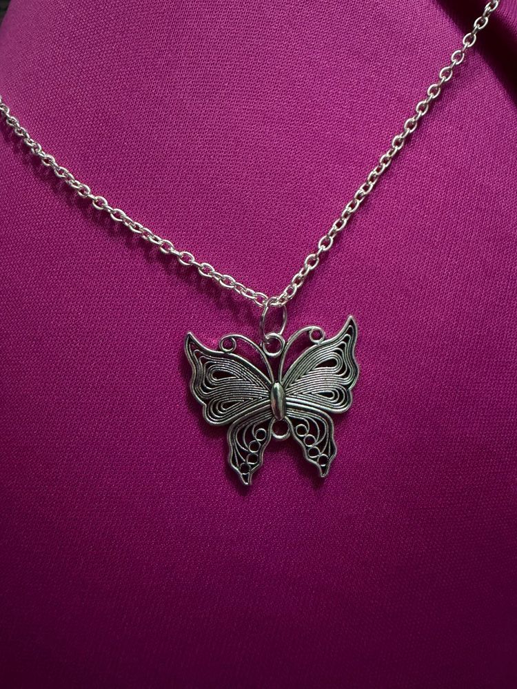 Elegant Butterfly Necklace